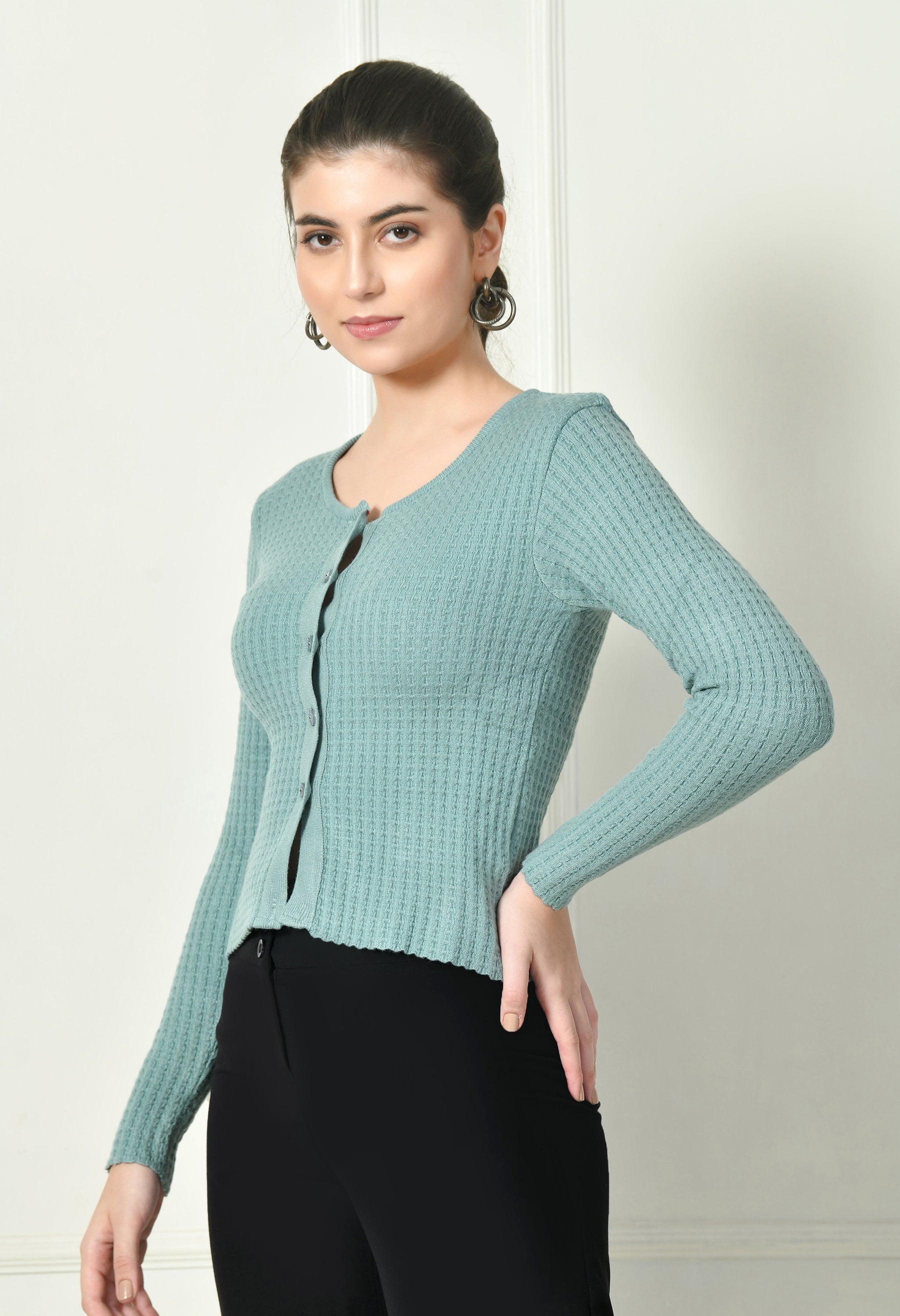 Pretty Feminine Women’s Wool Blend Sweater – Elegant and Cozy Winter Essential