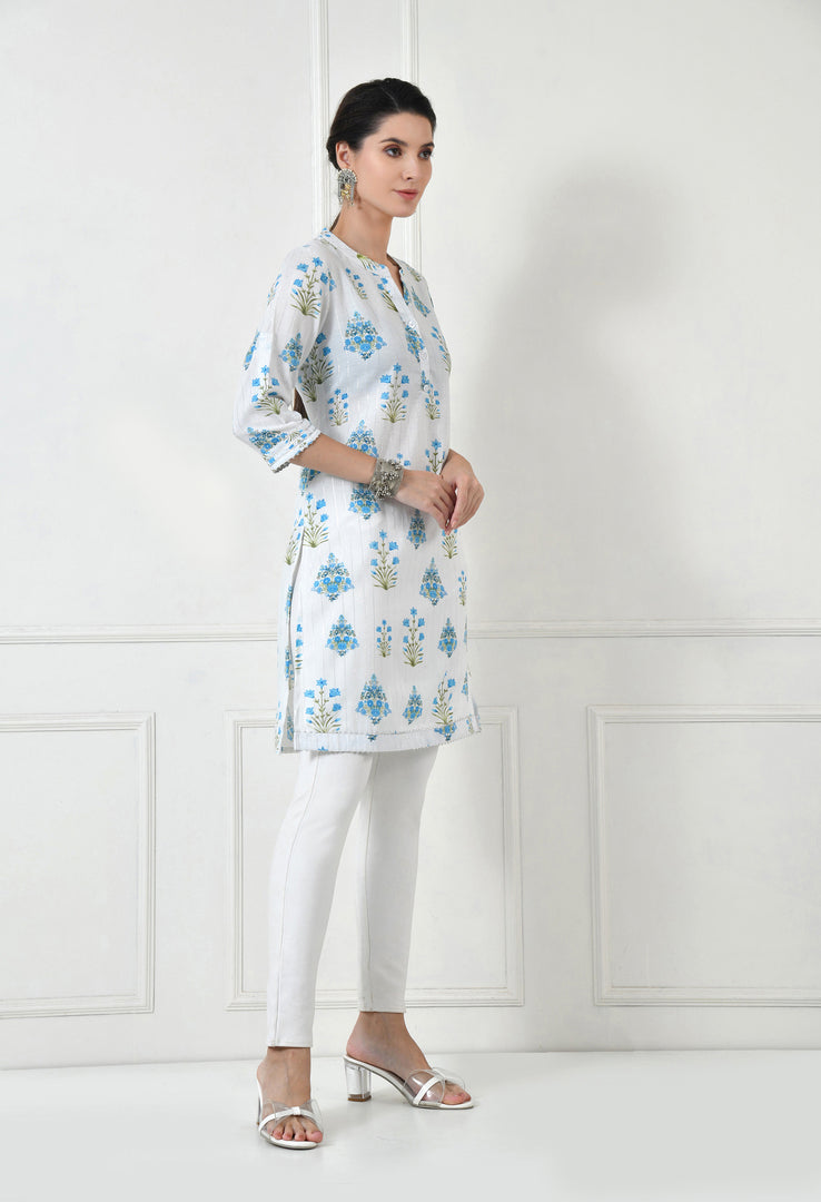 Women Self Design cotton  Straight Kurta