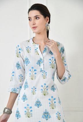 Women Self Design cotton  Straight Kurta