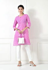 Women Self Design cotton  Straight Kurta