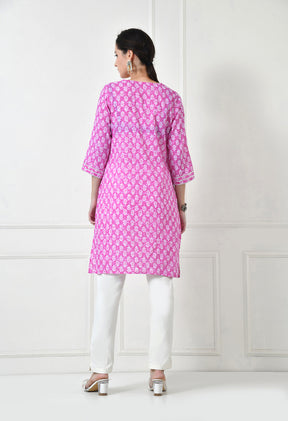 Women Self Design cotton  Straight Kurta